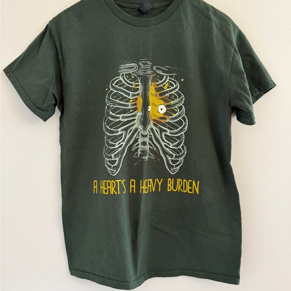 Men’s medium Howls Castle Graphic A Hearts A Heavy‎ Burden Anime T-Shirt